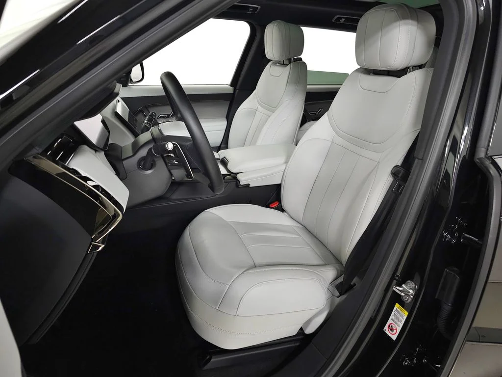 Certified Used 2026 Black Land Rover SE image 19