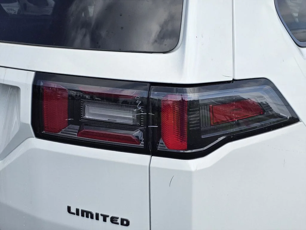 New 2026 Bright White Clear-Coat Exterior Paint Jeep Limited image 9