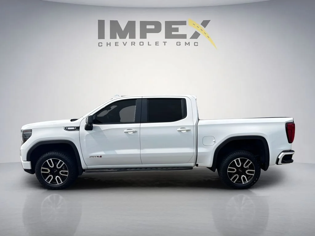 Used 2022 White GMC AT4 image 2