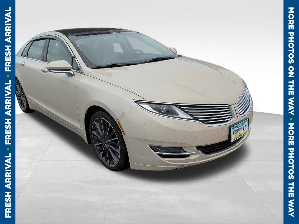 Used 2016 Silver Lincoln Base image 1