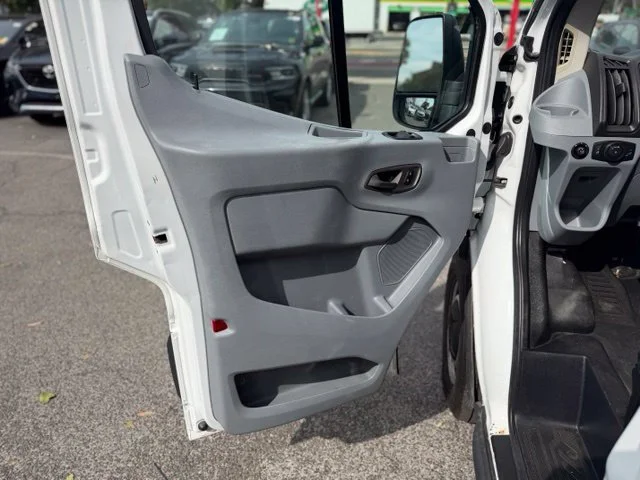 Used 2017 White Ford Base image 9
