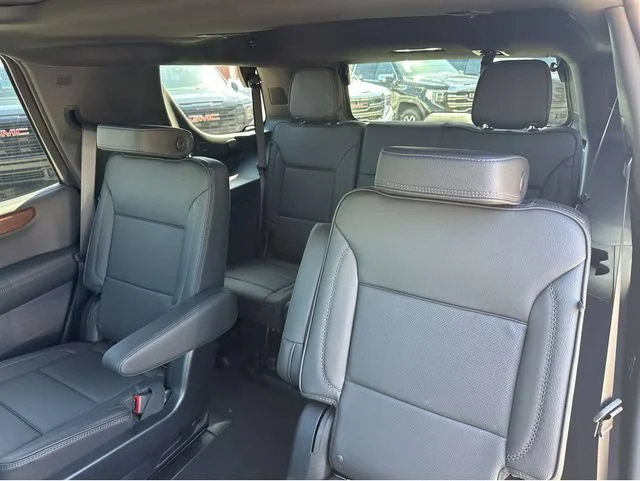 2026 GMC Yukon Denali - Photo 14