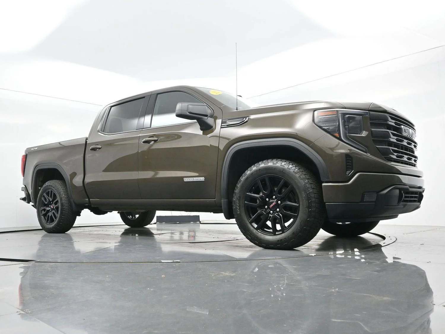 Used 2023 Deep Bronze Metallic GMC Elevation image 39