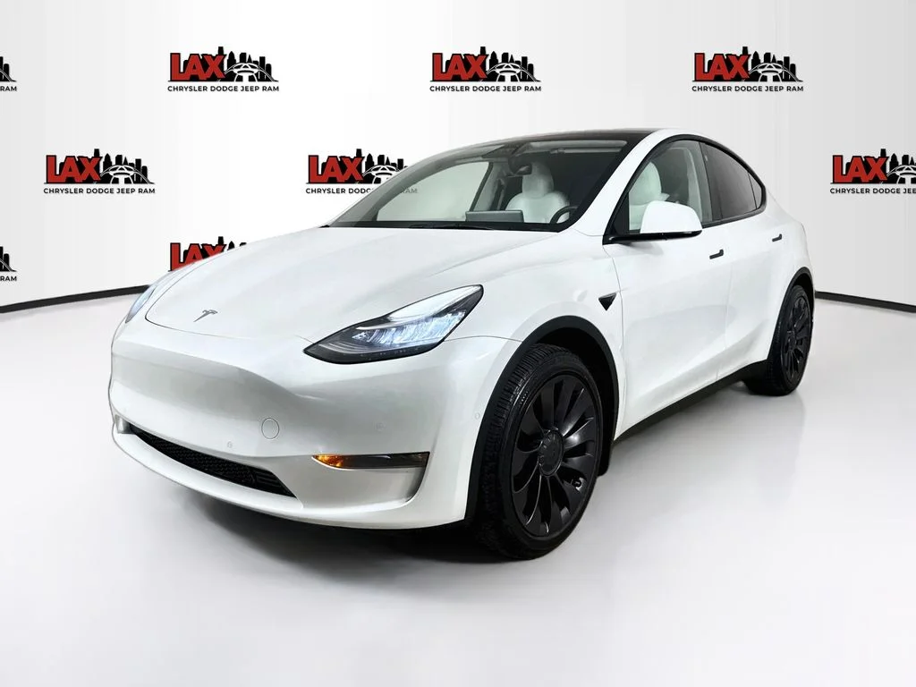 Used 2022 White Tesla Long Range image 3