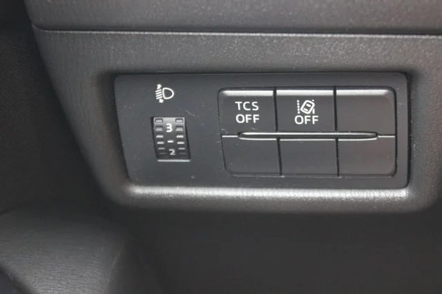 Used 2020 White Mazda Sport image 17