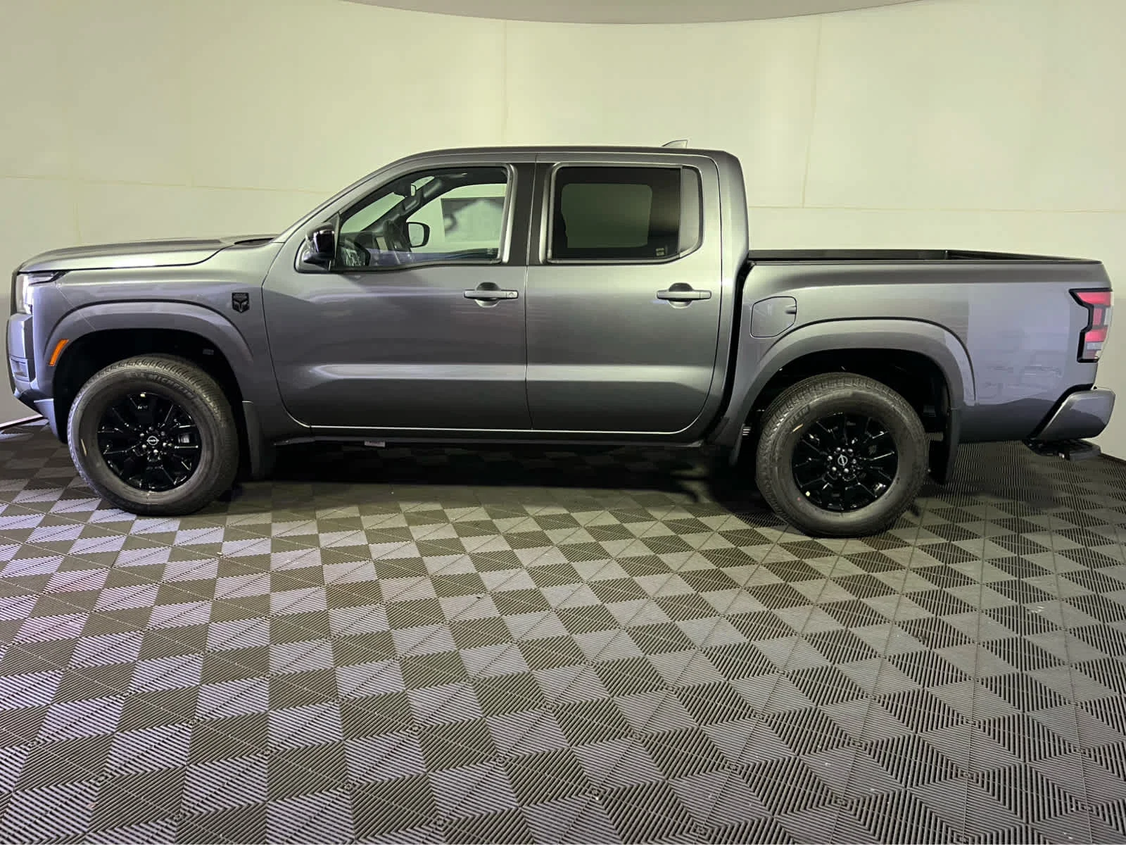 New 2026 Gun Metallic Nissan Crew Cab SV image 4