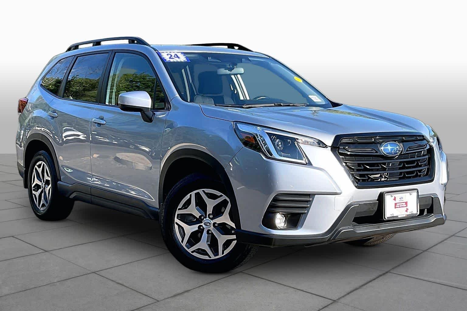Used 2024 Ice Silver Metallic Subaru Premium image 3