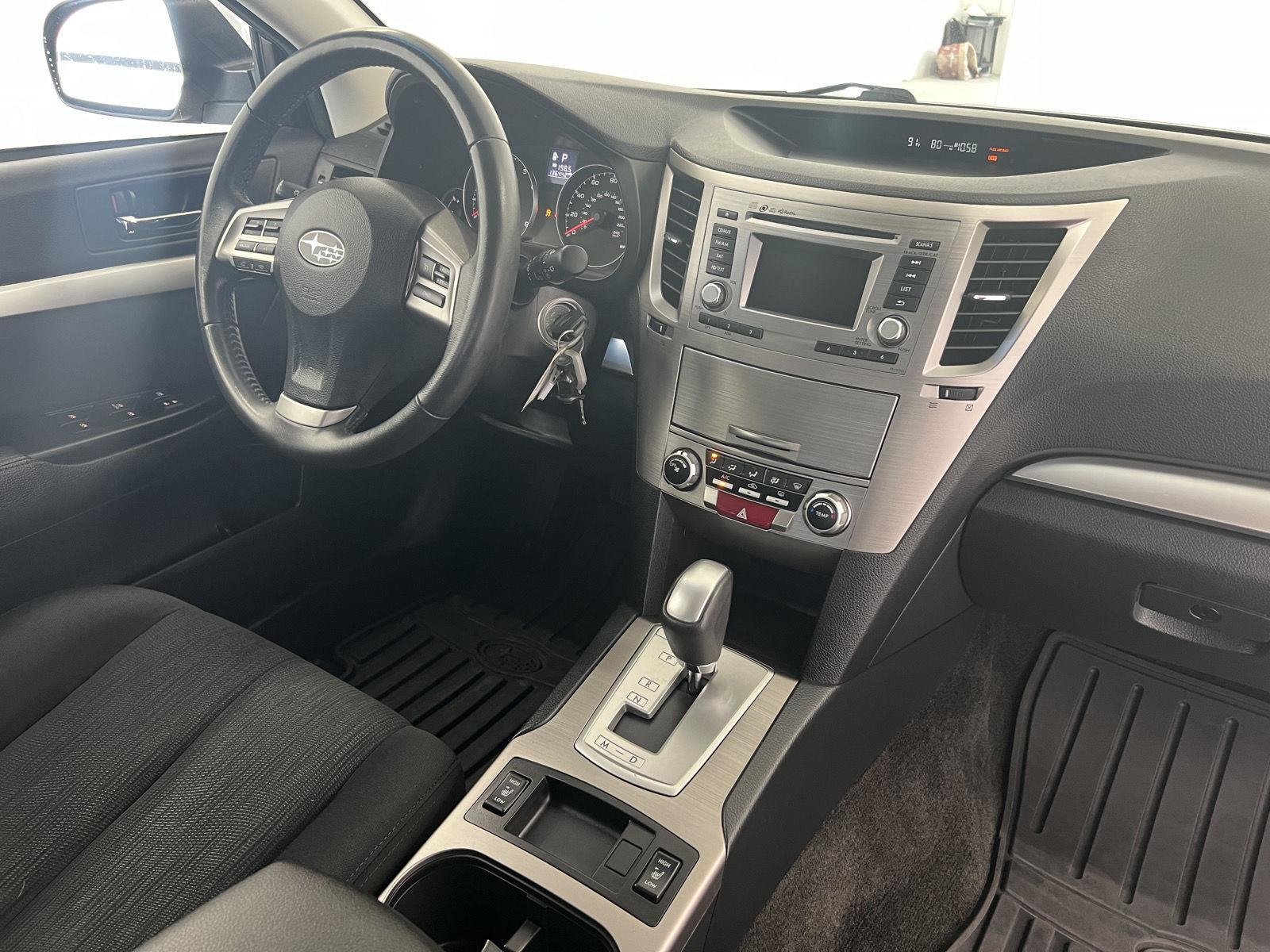Used 2014 Ice Silver Metallic Subaru 2.5i Premium image 30
