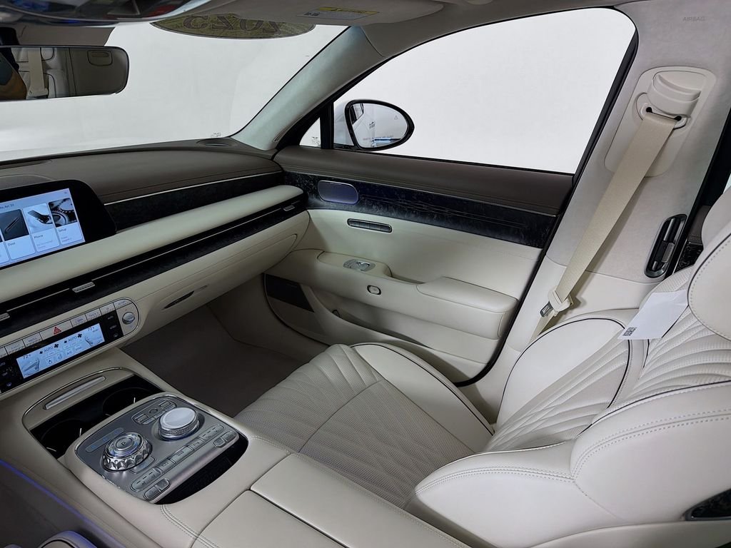 Used 2025 Uyuni White Genesis 3.5T E-SC MHEV image 25