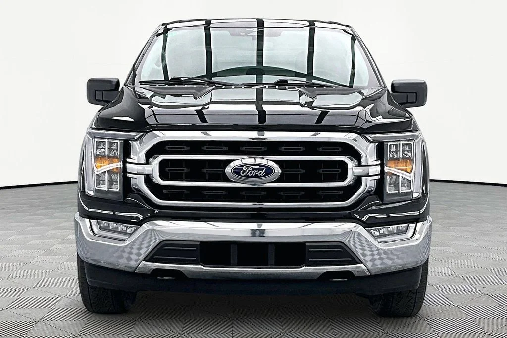 Certified Used 2023 Black Metallic Ford XLT image 3