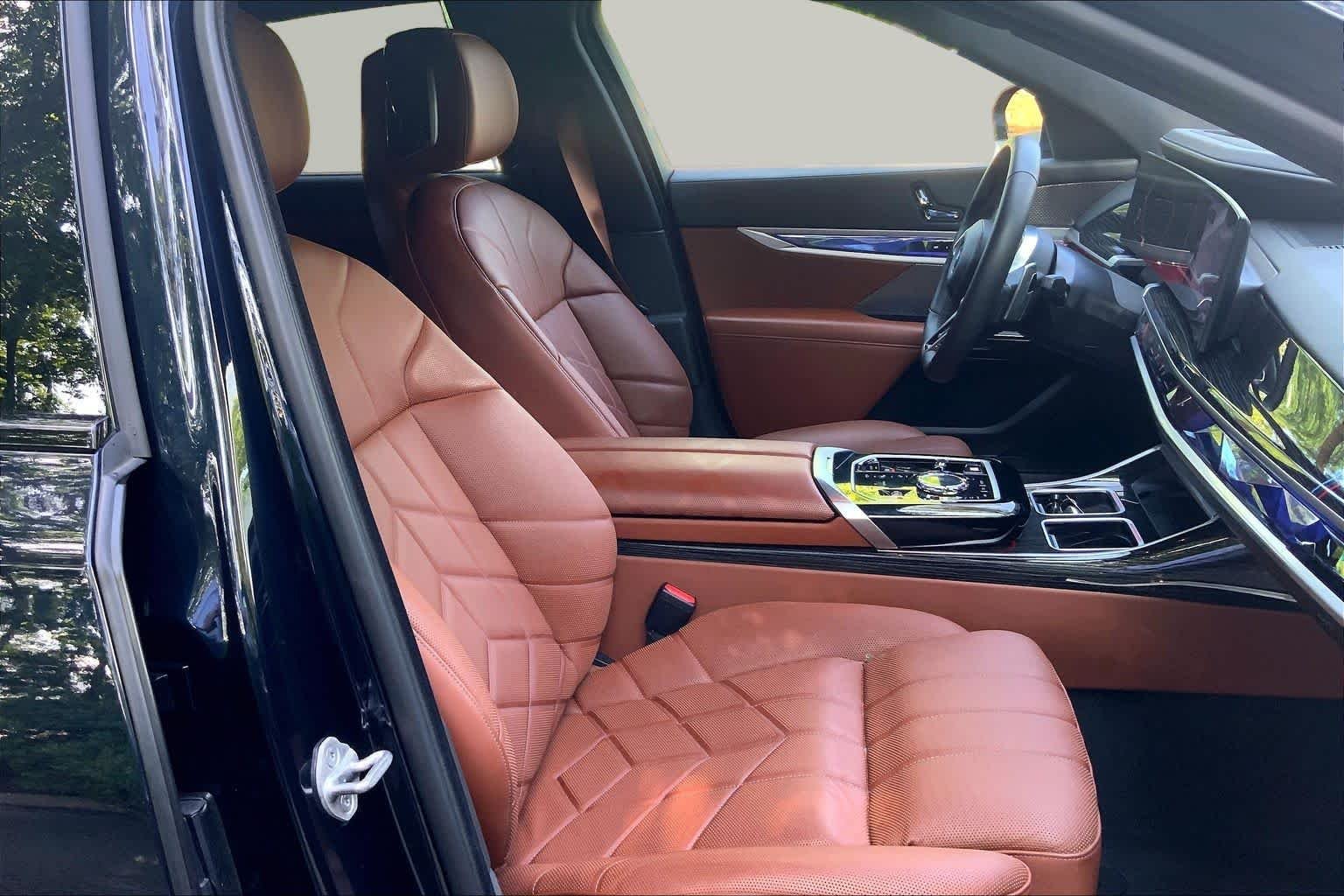 Certified Used 2023 Carbon Black Metallic BMW 740i image 7