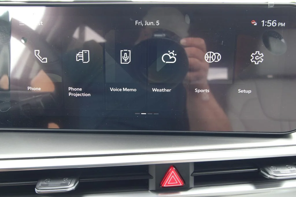 New 2026 Snow White Pearl Kia EX image 35