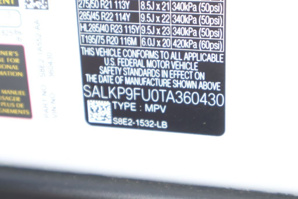 New 2026 Fuji White Land Rover SE image 27