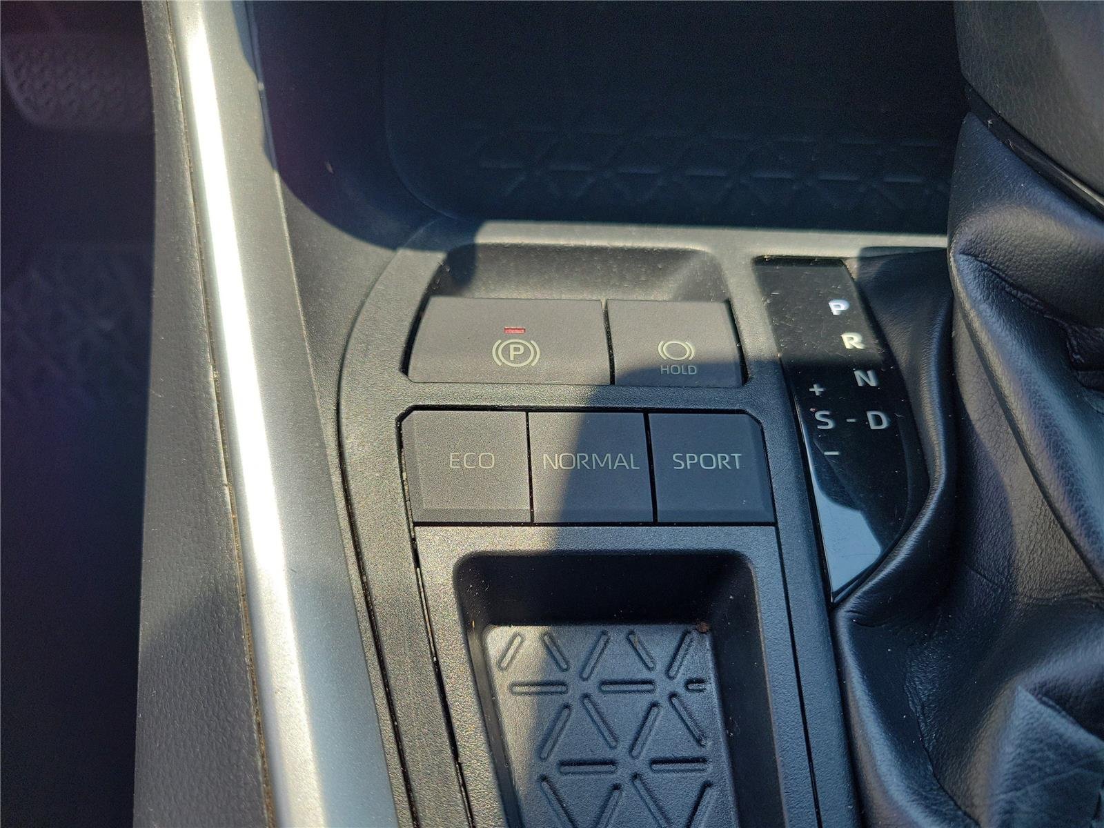 Used 2019 Magnetic Gray Metallic Toyota XLE image 34