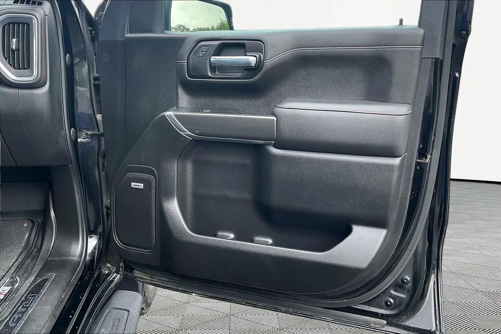 Used 2022 Onyx Black GMC AT4 image 32