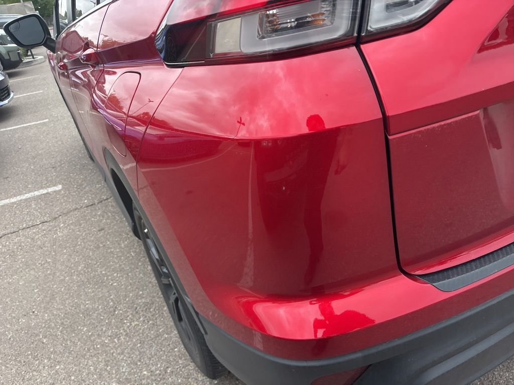 Used 2023 Red Mitsubishi SE image 16