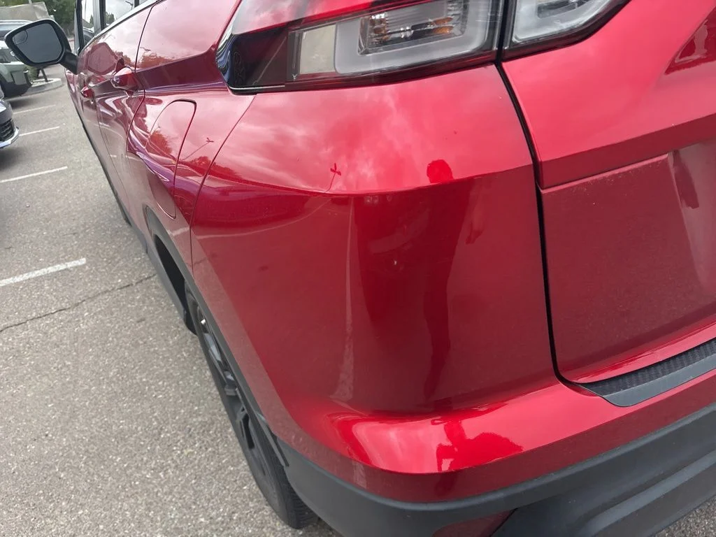 Used 2023 Red Mitsubishi SE image 16