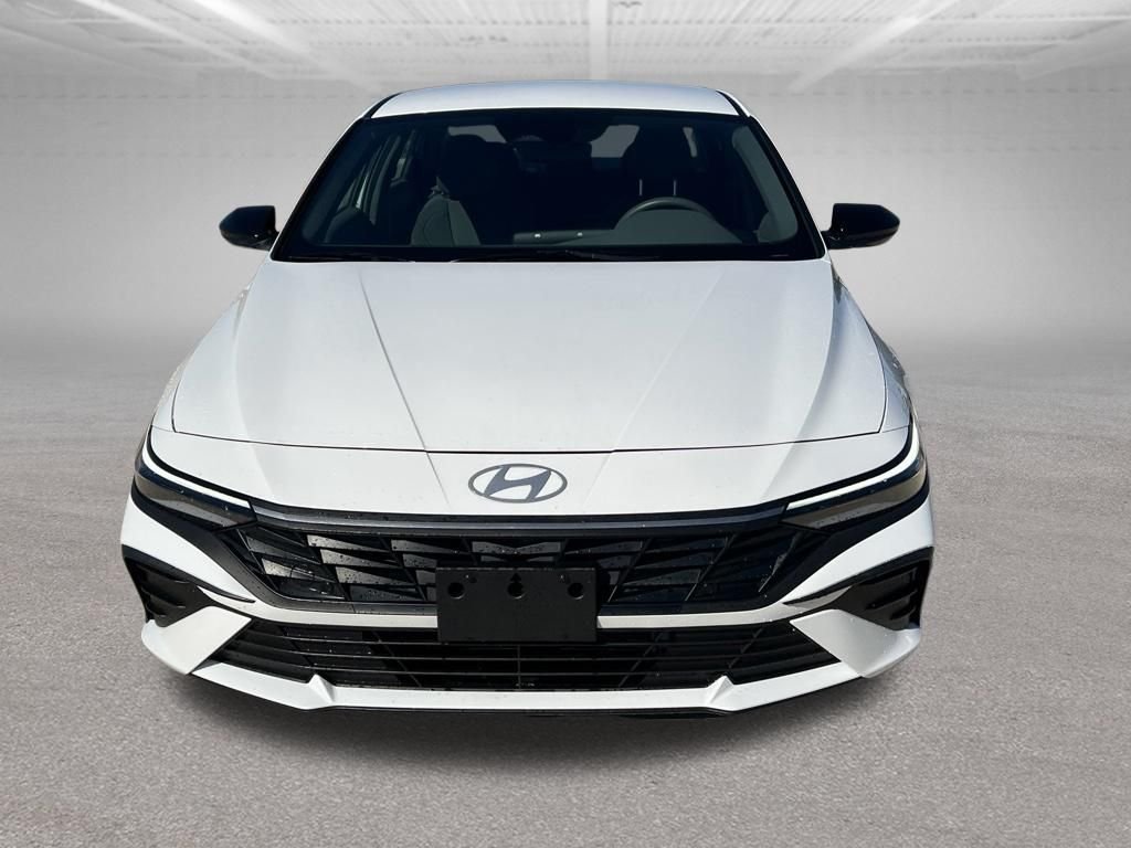 2025 Hyundai Elantra Blue - Photo 9