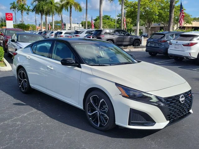 New 2026 Pearl White TriCoat / Super Black Two-tone Nissan SR image 3
