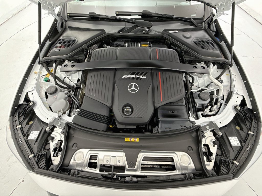 New 2027 MANUFAKTUR Moonlight White Magno Mercedes-Benz E 53 AMG® image 29