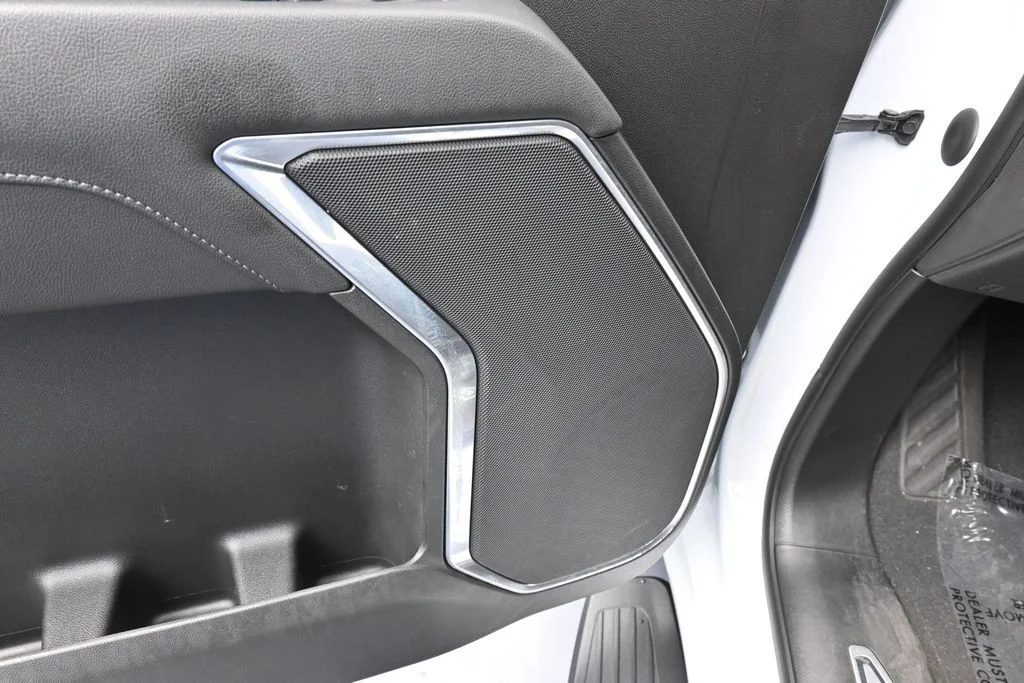 Used 2022 Summit White Chevrolet LT image 13