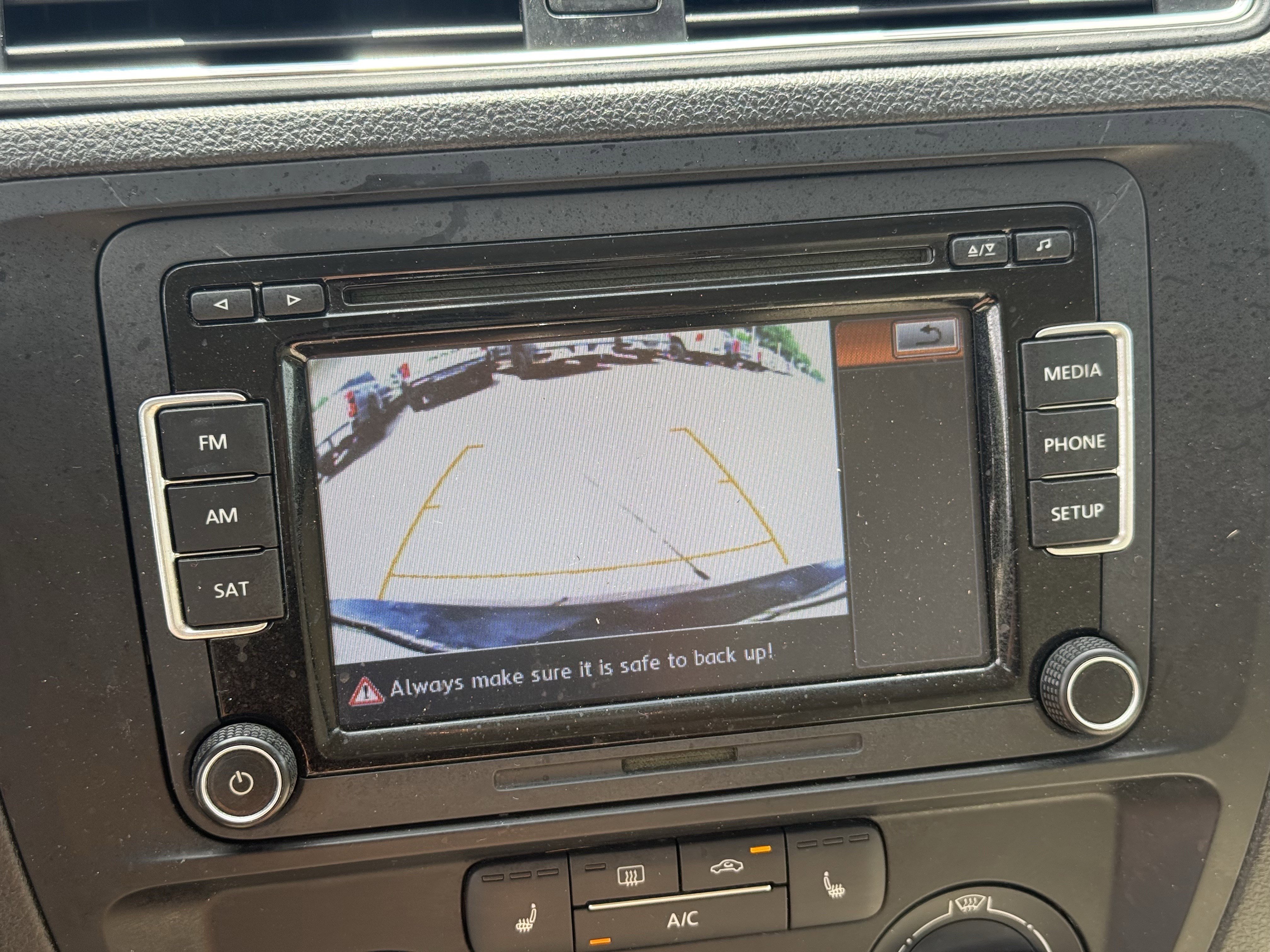Used 2015  Volkswagen  image 20