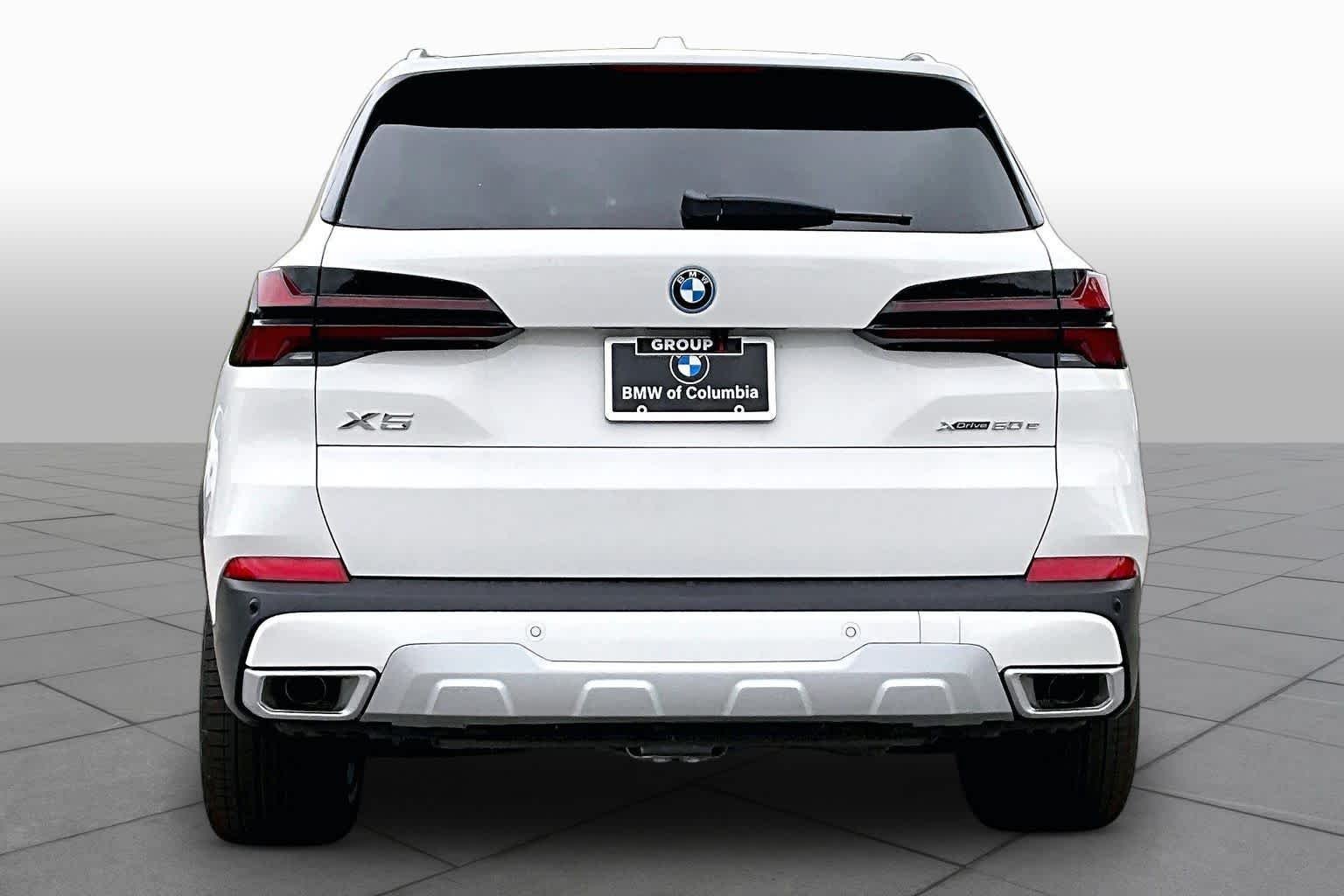 New 2026 Alpine White BMW xDrive50e image 4