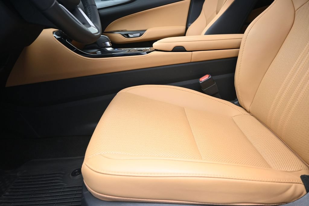 2025 Lexus NX 350 - Photo 13
