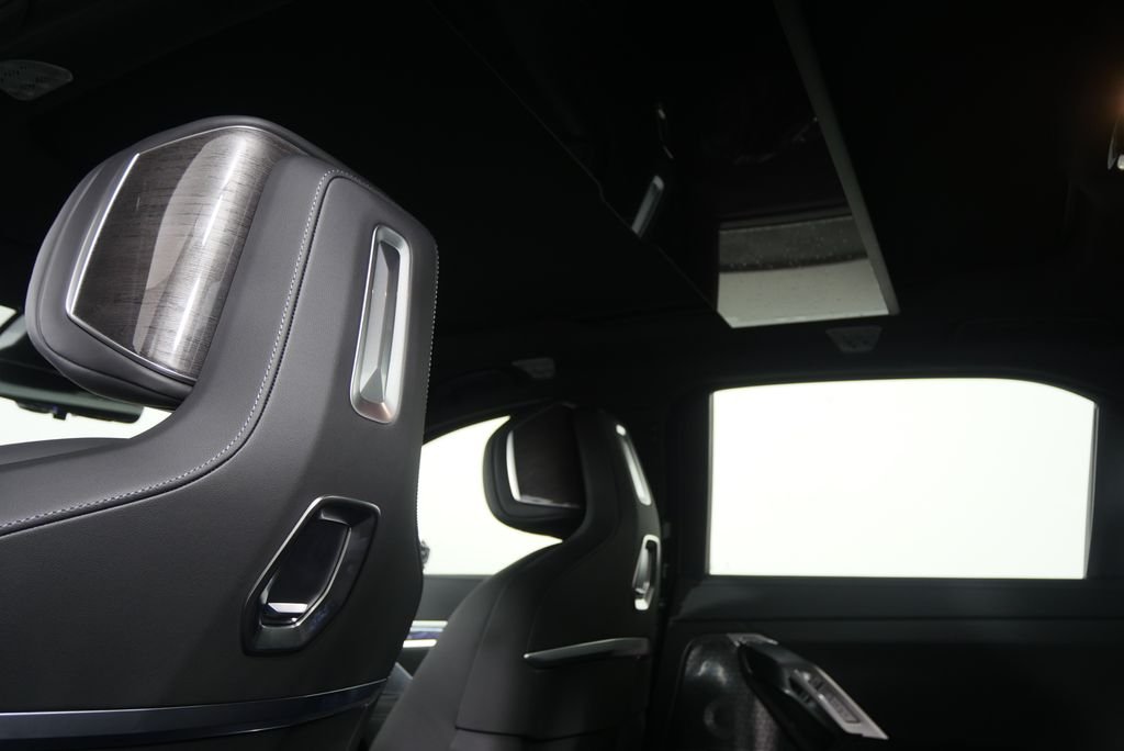 New 2026 Black Sapphire Metallic BMW 760i xDrive image 17