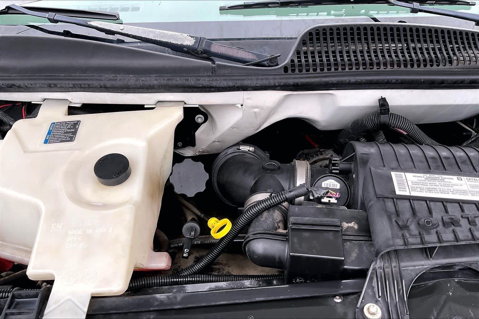 Used 2007 Summit White Chevrolet  image 27
