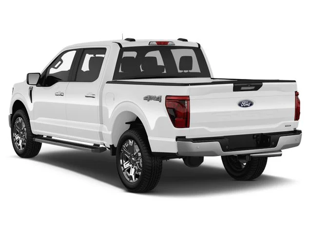 Used 2024 Oxford White Ford XLT image 2