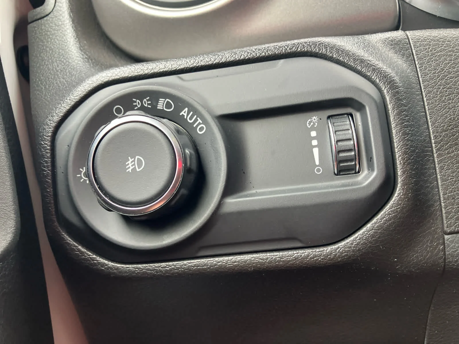 Used 2023 Bright White Clearcoat Jeep Sport S image 14