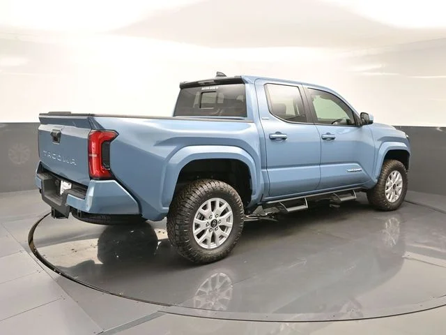 Used 2026 Blue Toyota SR5 image 7