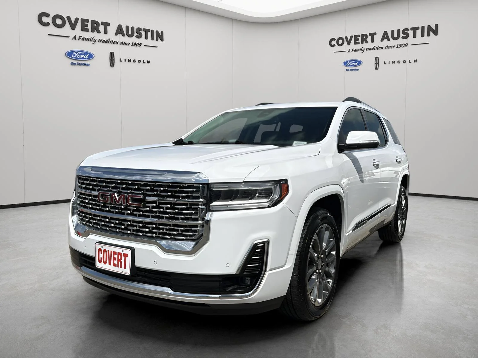 Used 2023 White GMC Denali image 1