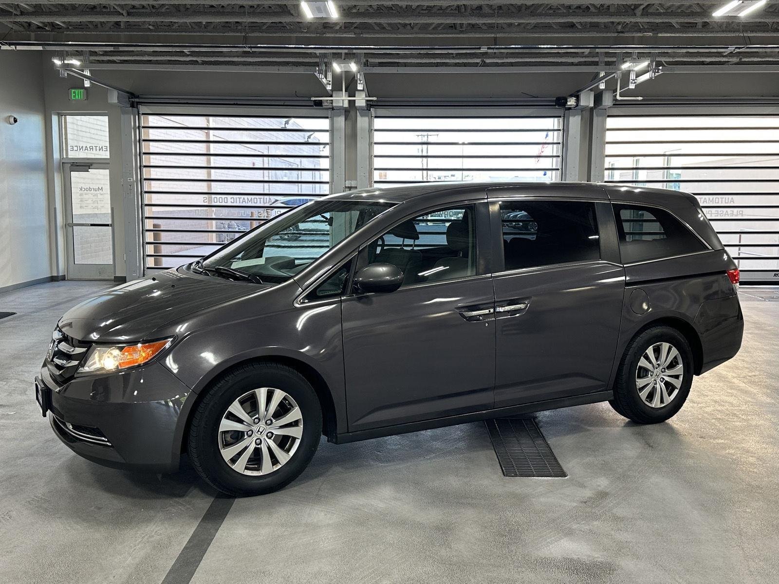 2016 Honda Odyssey EX's photo