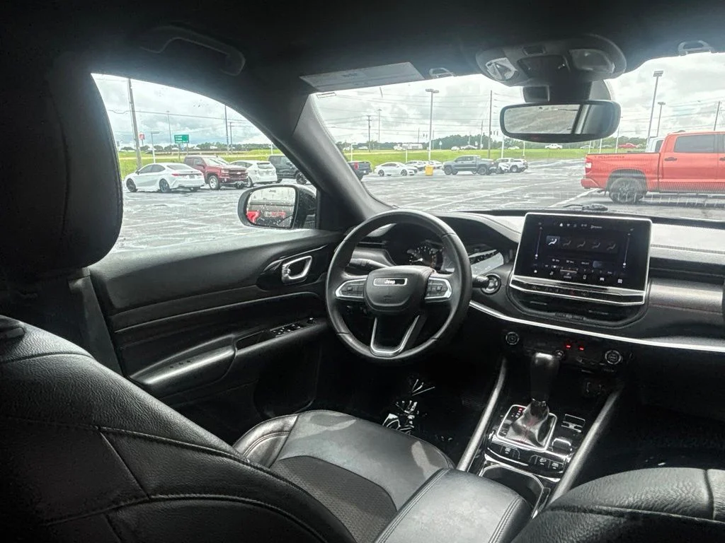 Used 2024 White Jeep Trailhawk image 29