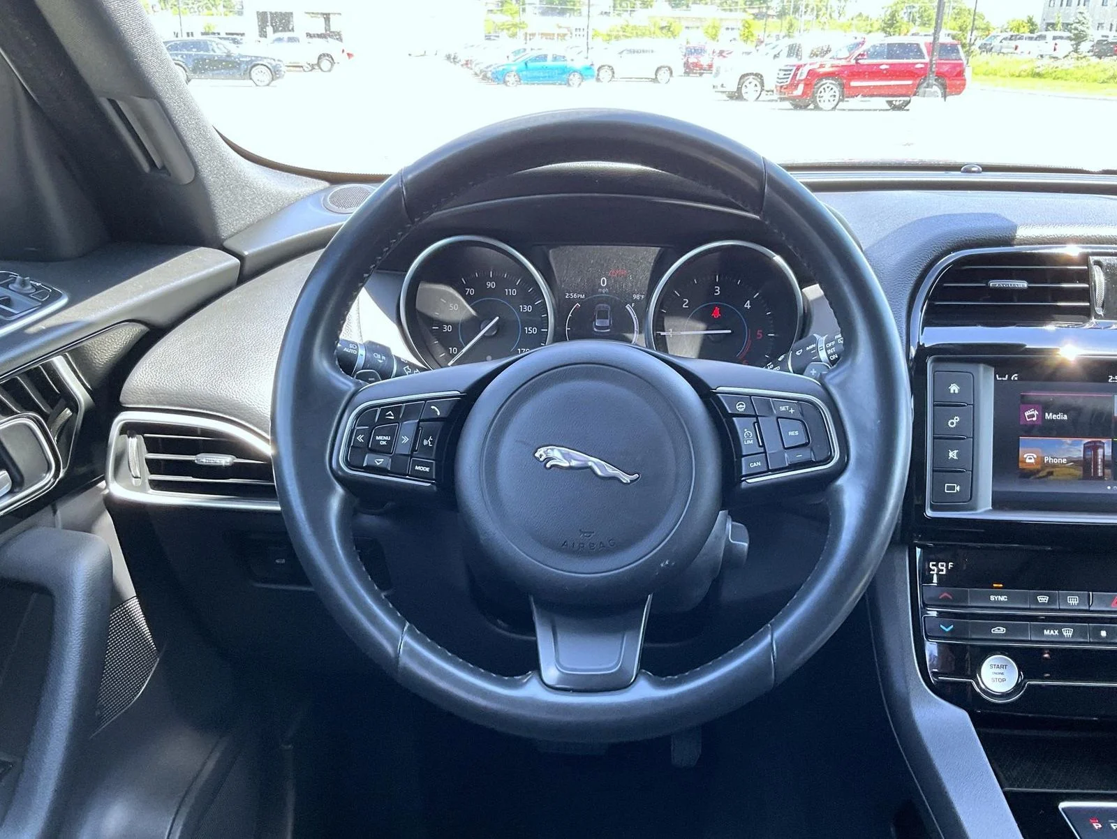 Used 2018 Black Jaguar 20d Premium image 11