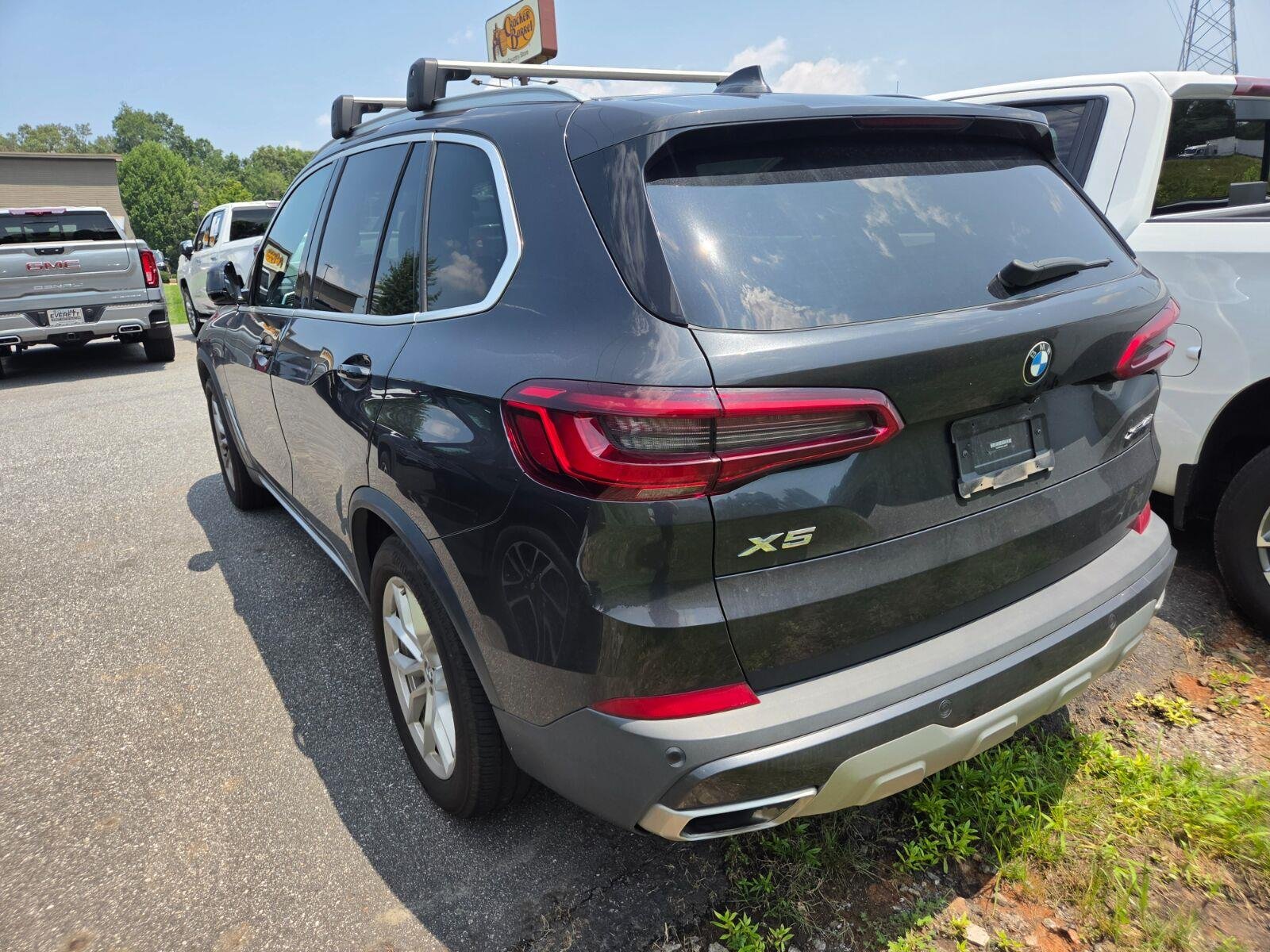 Used 2019 Grey BMW xDrive40i image 7