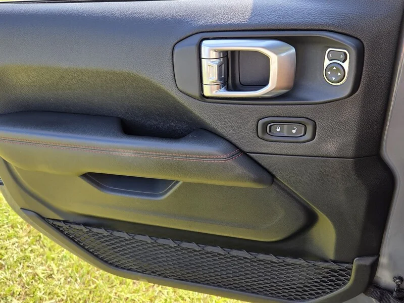 Used 2020 Gray Clearcoat JEEP RUBICON image 30