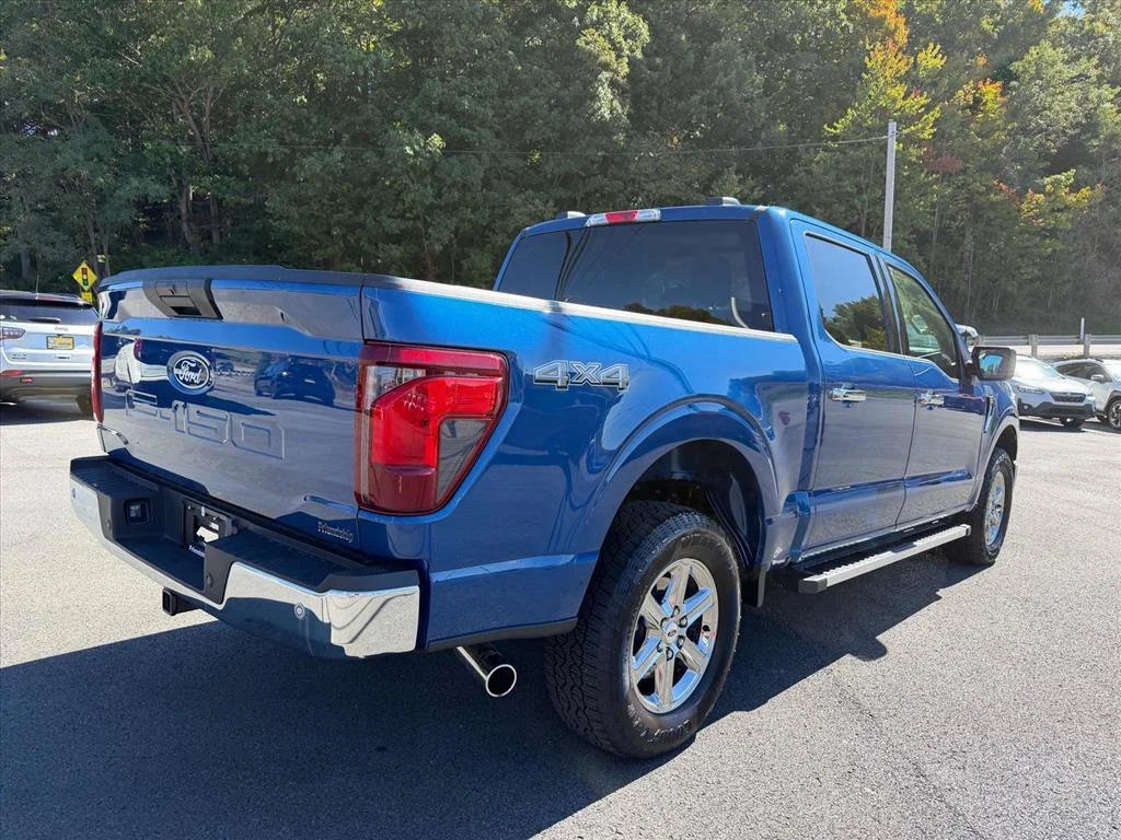 Used 2025 Blue Ford XLT image 13