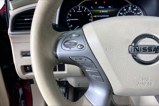 Used 2015 Red Nissan SL image 5
