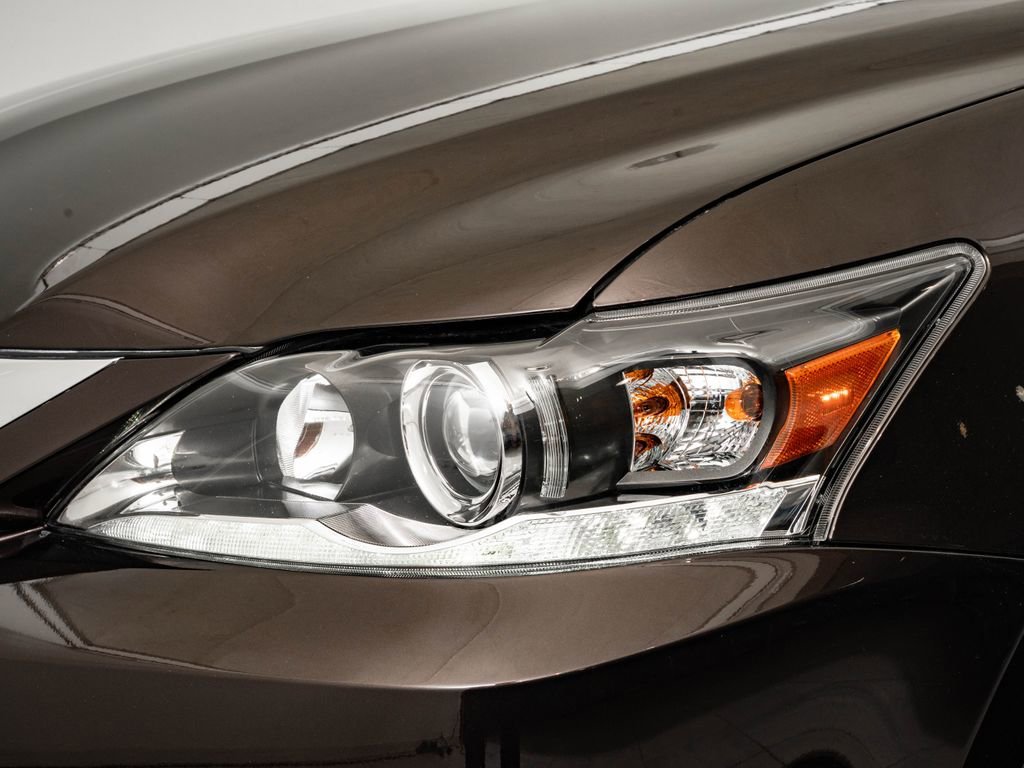 Used 2014 Pearl Lexus 200h image 15