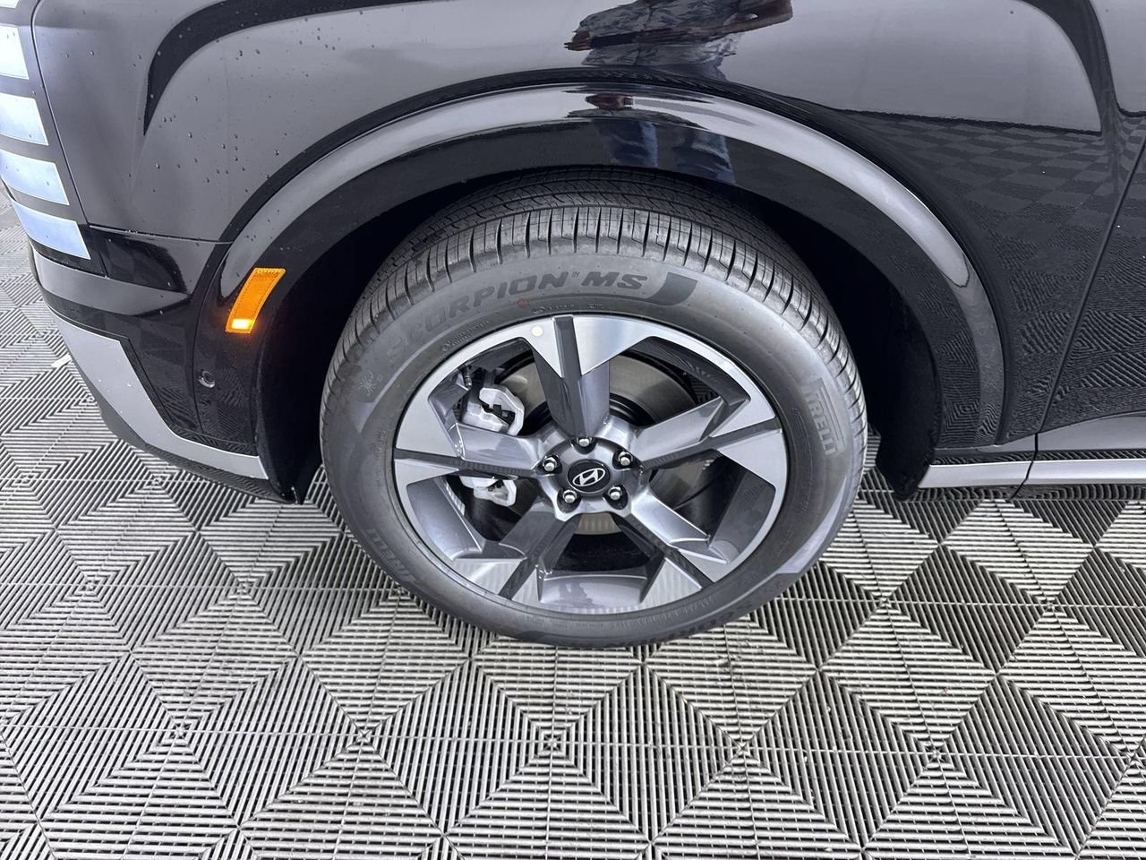 New 2027 Abyss Black Pearl Hyundai Limited 7P image 9