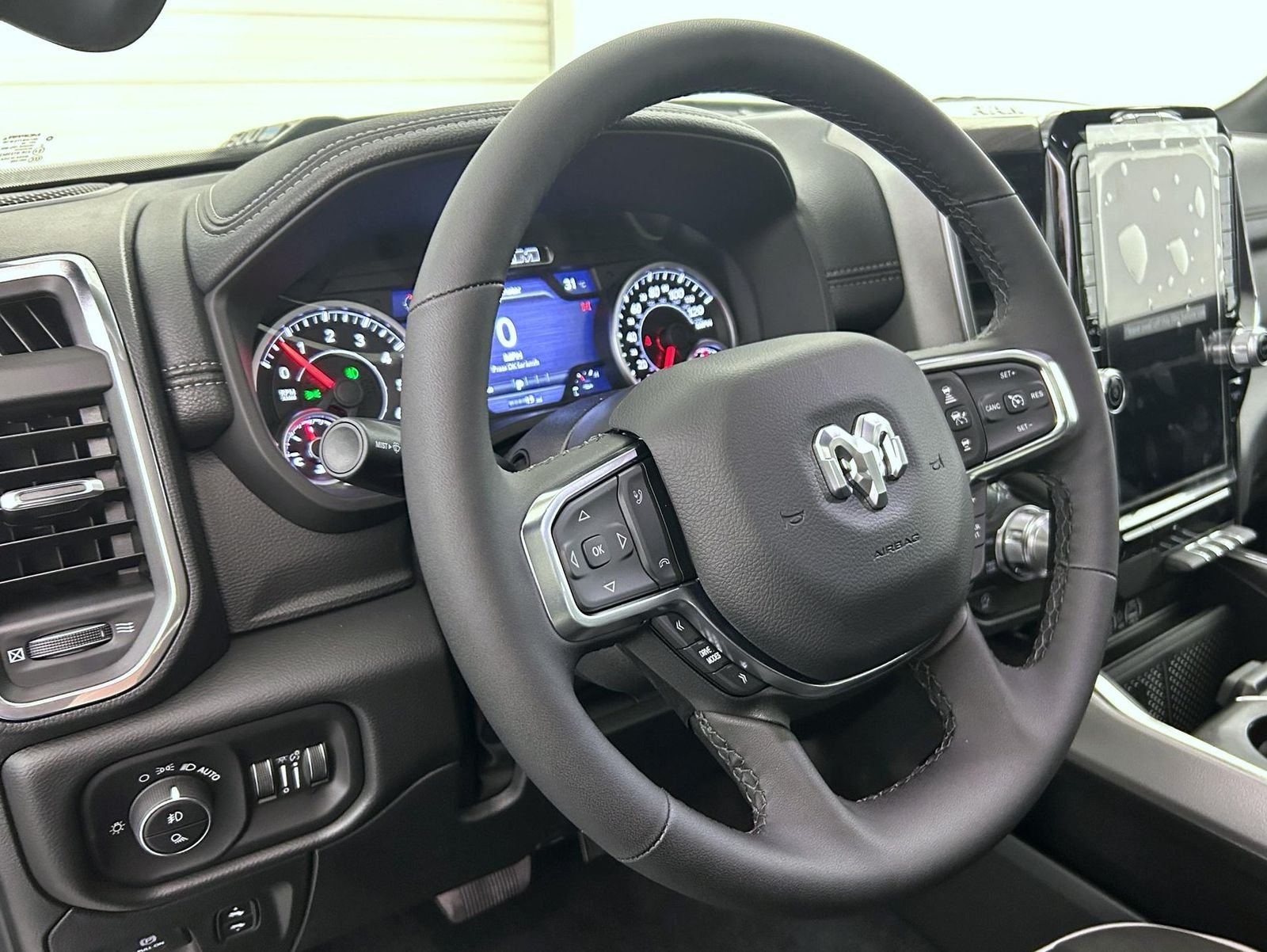 New 2027 Diamond Black Crystal Pearl-Coat Exterior Paint RAM Laramie image 11