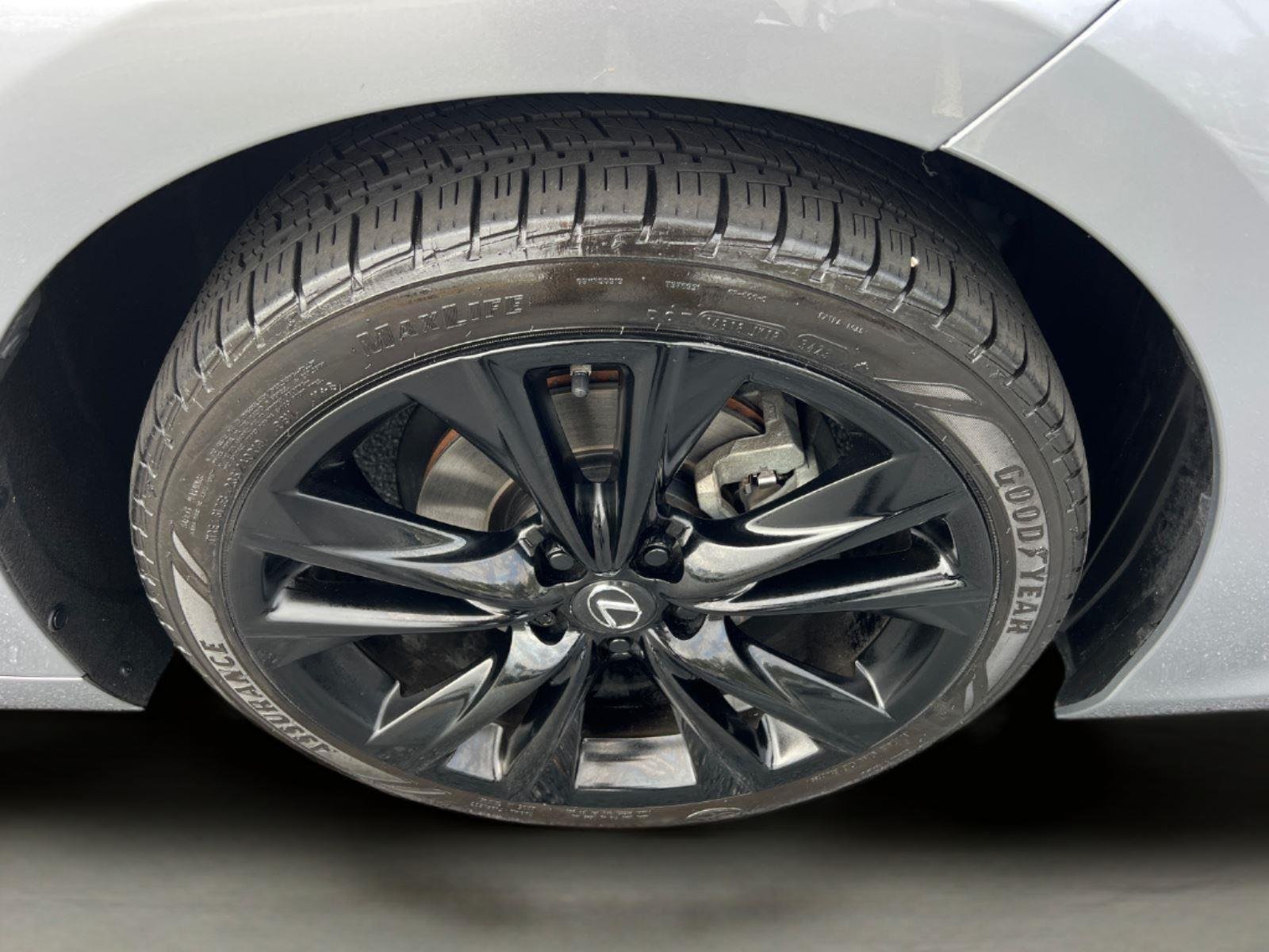 2022 Lexus ES F SPORT - Photo 13