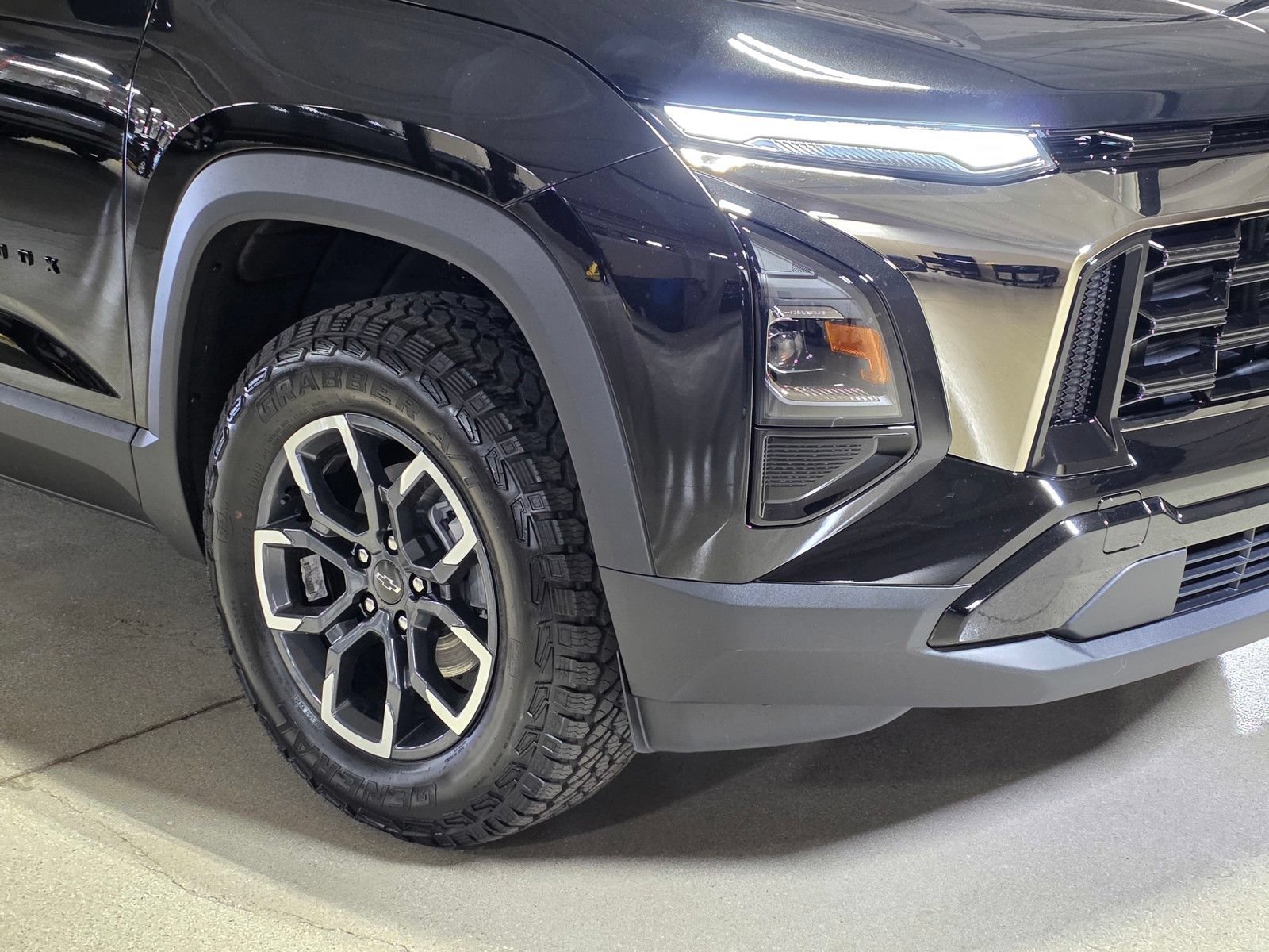 New 2027 Mosaic Black Metallic Chevrolet ACTIV image 10