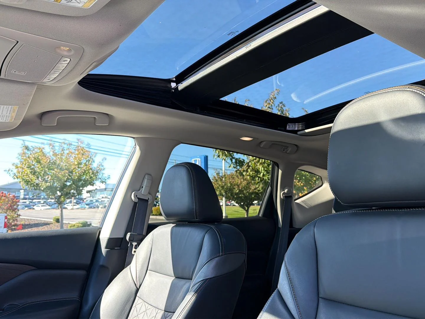 Used 2024 Boulder Gray Pearl Nissan Platinum image 24