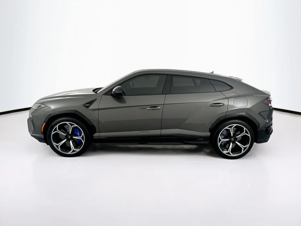 2025 Lamborghini Urus SE - Photo 8
