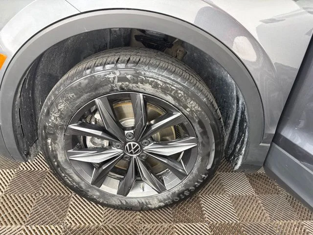 Used 2022  Volkswagen 2.0T SE image 26