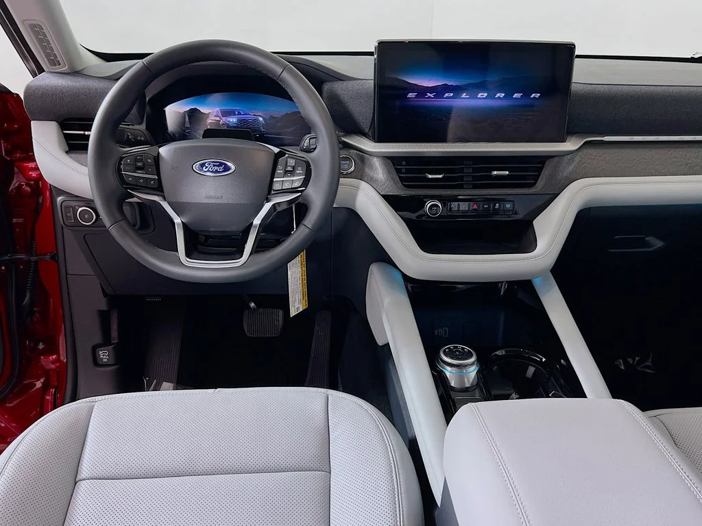 New 2026 Rapid Red Metallic Tinted Clearcoat Ford Platinum image 27